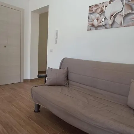 Savoia 185 Small Apartment *